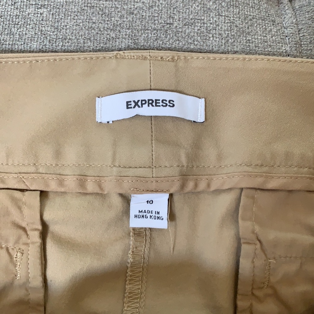 Express Knee Length Crops - Picture 3 of 3